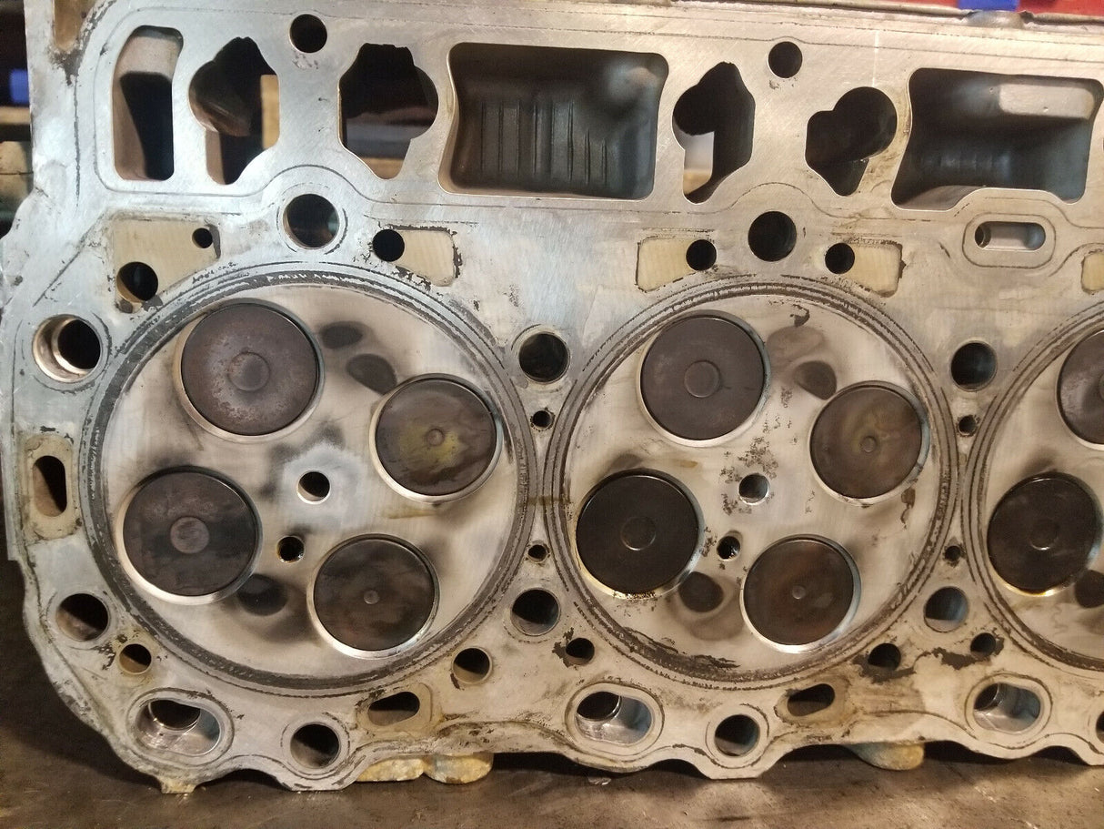 2006-2010 Chevy GMC 6.6 LBZ LMM DURAMAX CYLINDER HEAD RH PASSENGER REF109