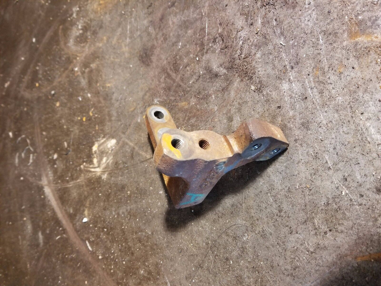 2011-2015 LML COOLER BRACKET 98073033