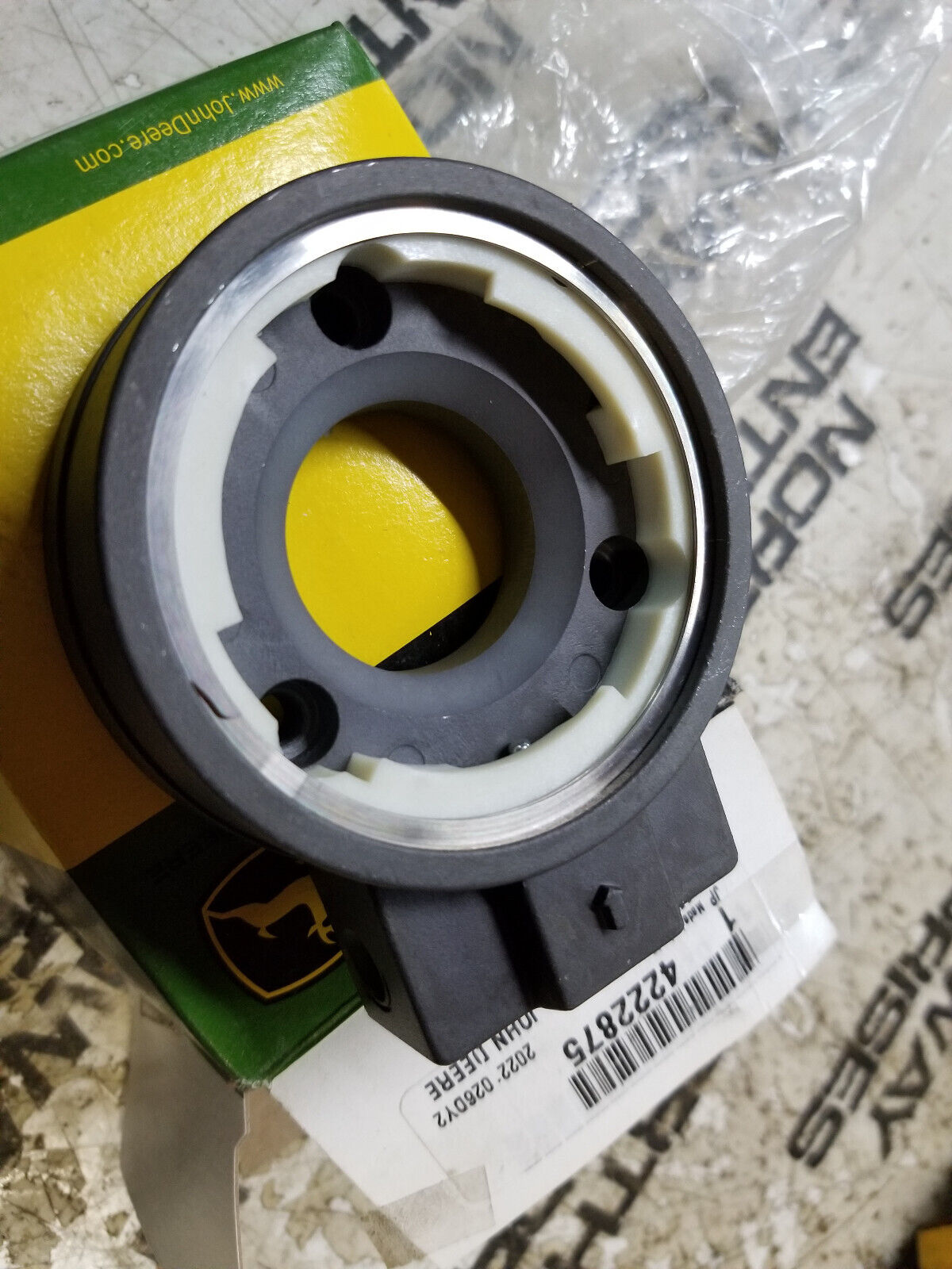 JOHN DEERE 4222875 OIL TANK BREATHER