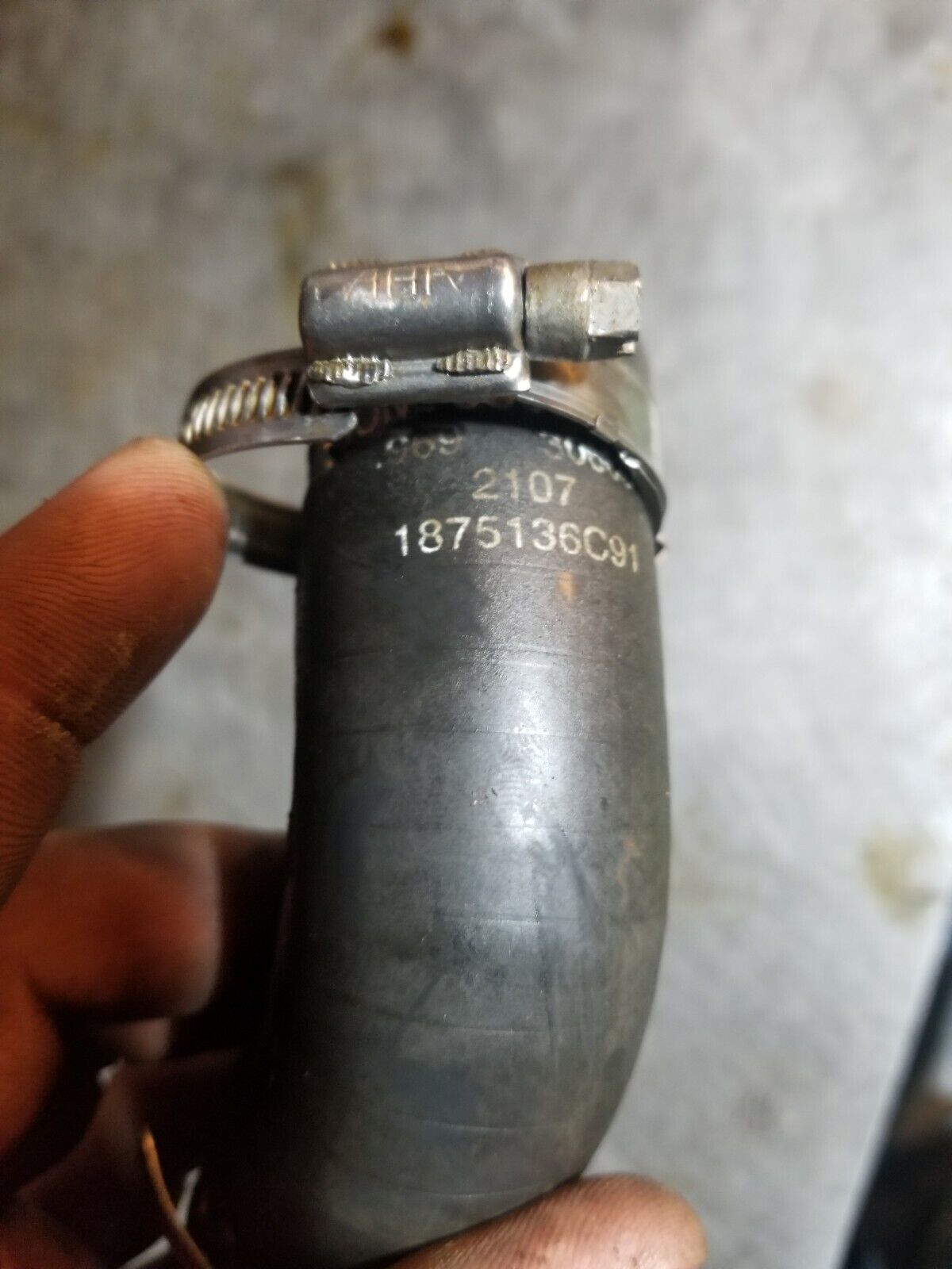EGR Coolant OUTLET Line 8C3Z-9F468-B 1875136C92 8C34-9F468-CA