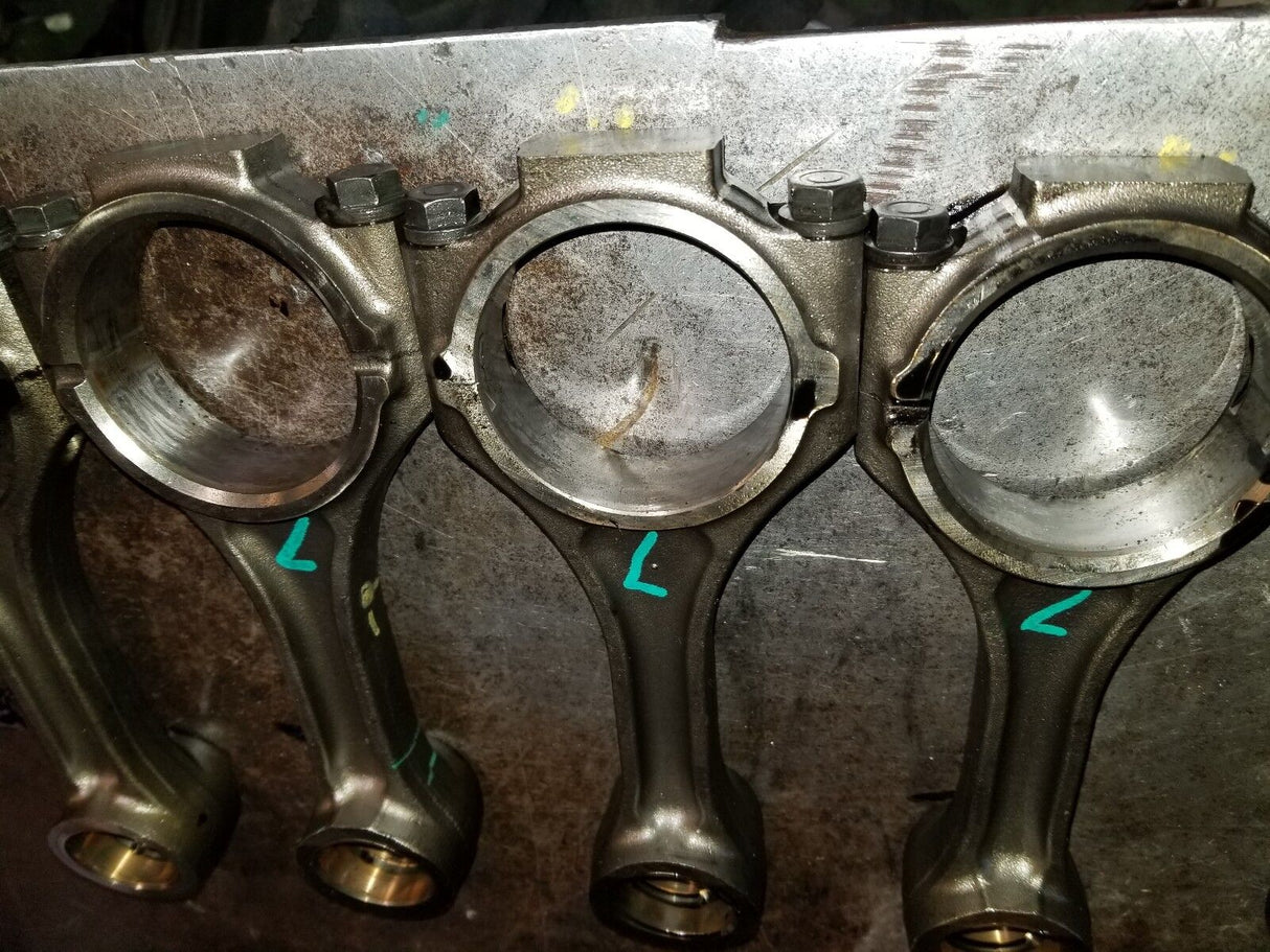 01 02 03 04 05 06 2001 - 2006 DURAMAX TURBO DIESEL 6.6 CONNECTING ROD LB7 LLY