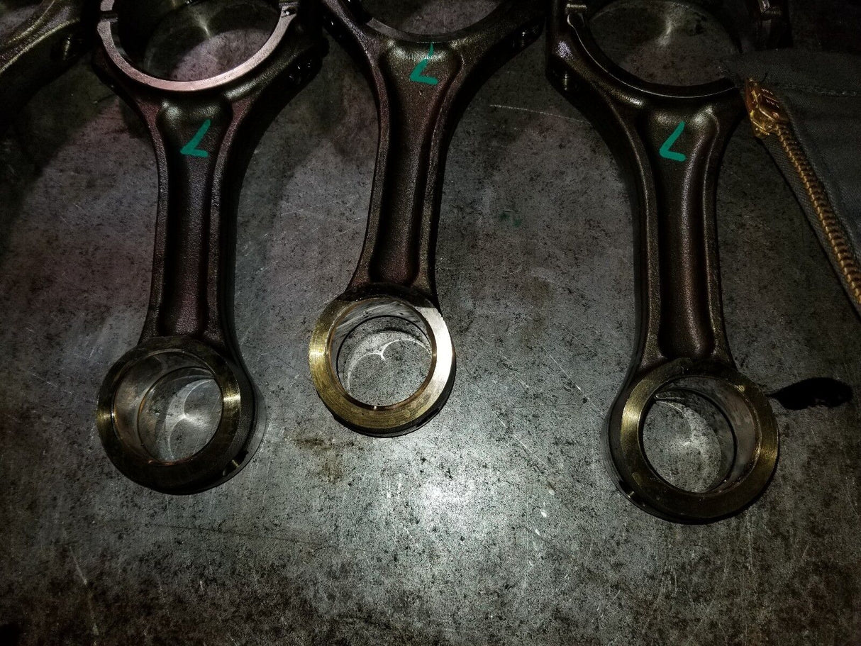 01 02 03 04 05 06 2001 - 2006 DURAMAX TURBO DIESEL 6.6 CONNECTING ROD LB7 LLY