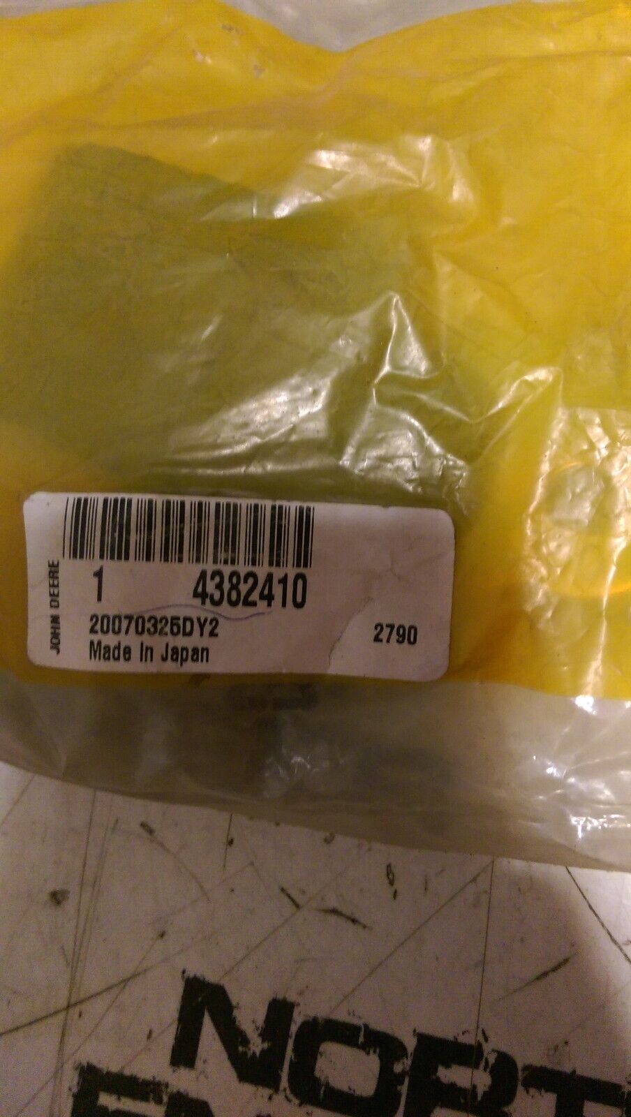 JOHN DEERE 4382410 SEATBELT