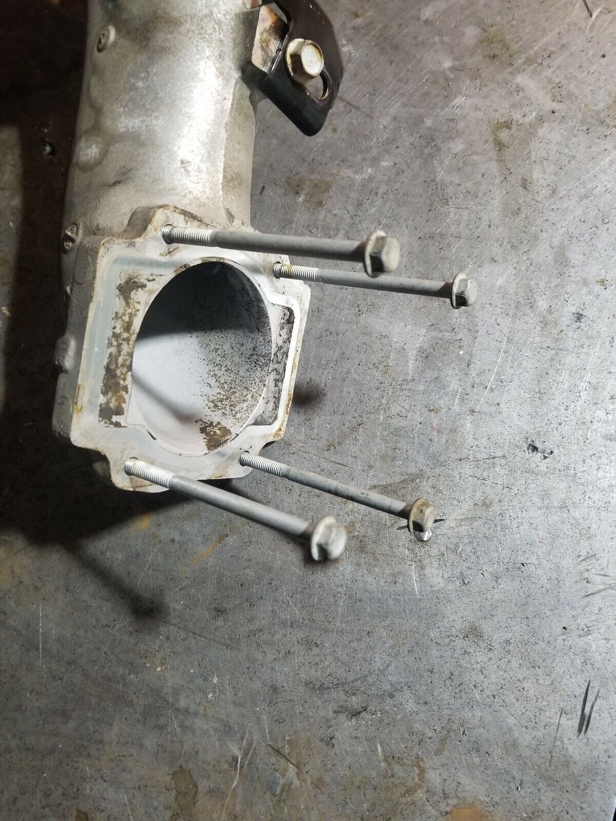 2011-2016 LML Duramax Intake Heater throttle valve bolts