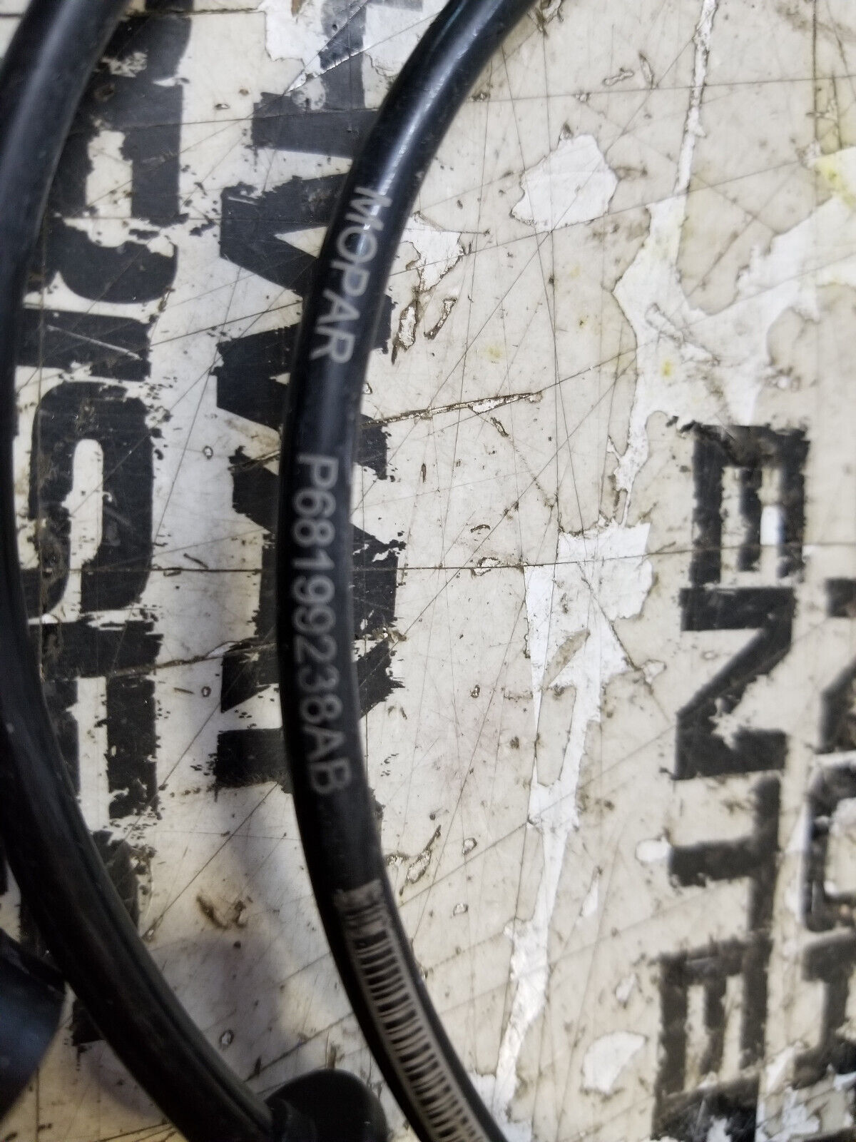 Rear LH / RH ABS Wheel Speed Sensor for Ram ProMaster 2500 3500 14-17 68199238AA