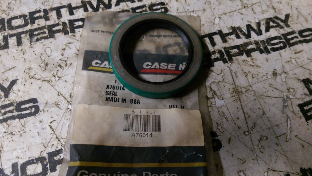 4WD axle seal Case A76014