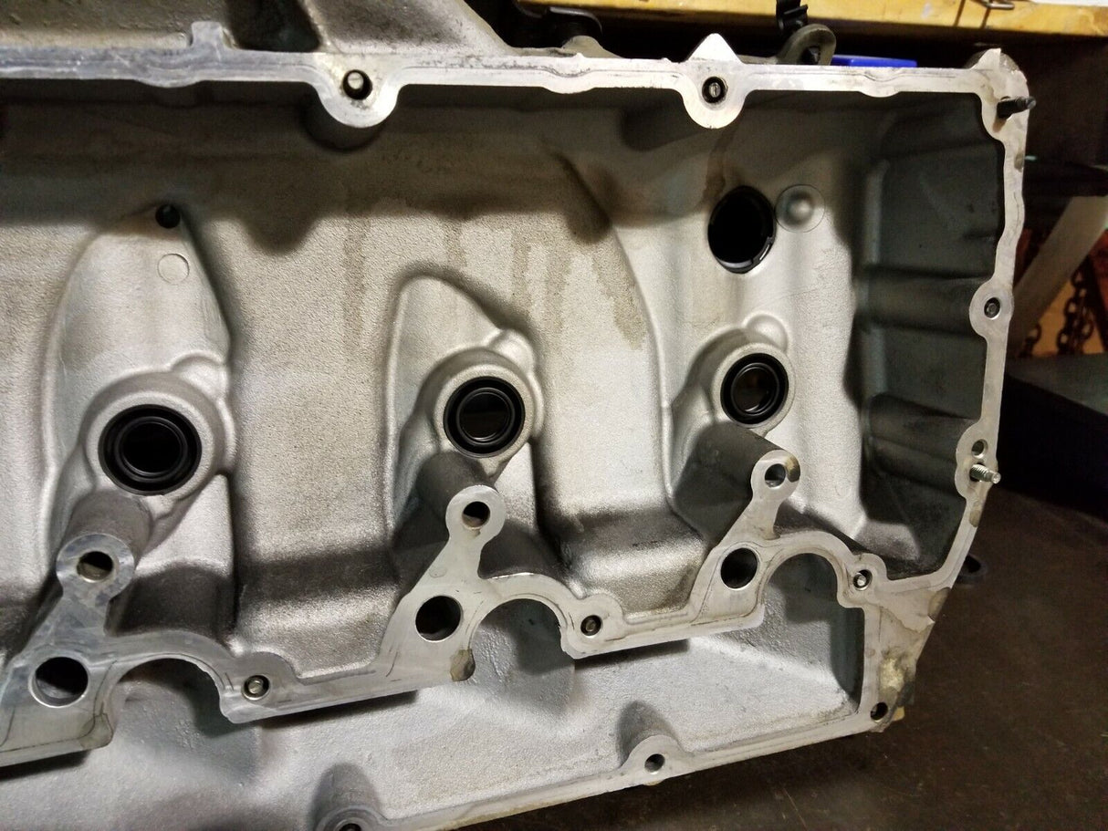 011-0114 2011-2014 ENGINE VALVE COVER DRIVER LEFT FORD F350 6.7L BC3Q-6A505-CB