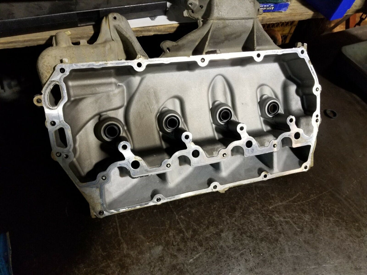 011-0114 2011-2014 ENGINE VALVE COVER DRIVER RIGHT FORD F350 6.7L BC3Q-6582-CC