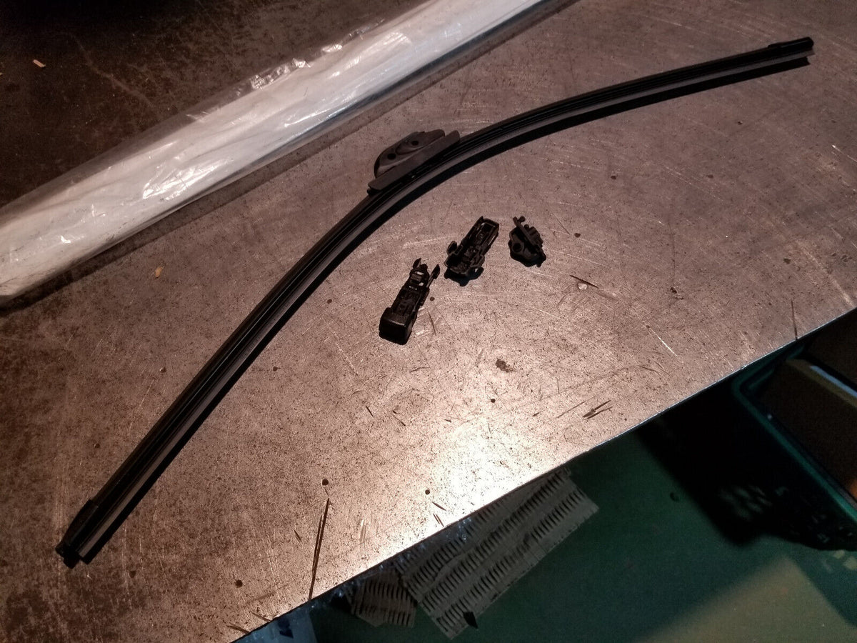 OEM MOPAR WIPER BLADE 1AMWB028BC