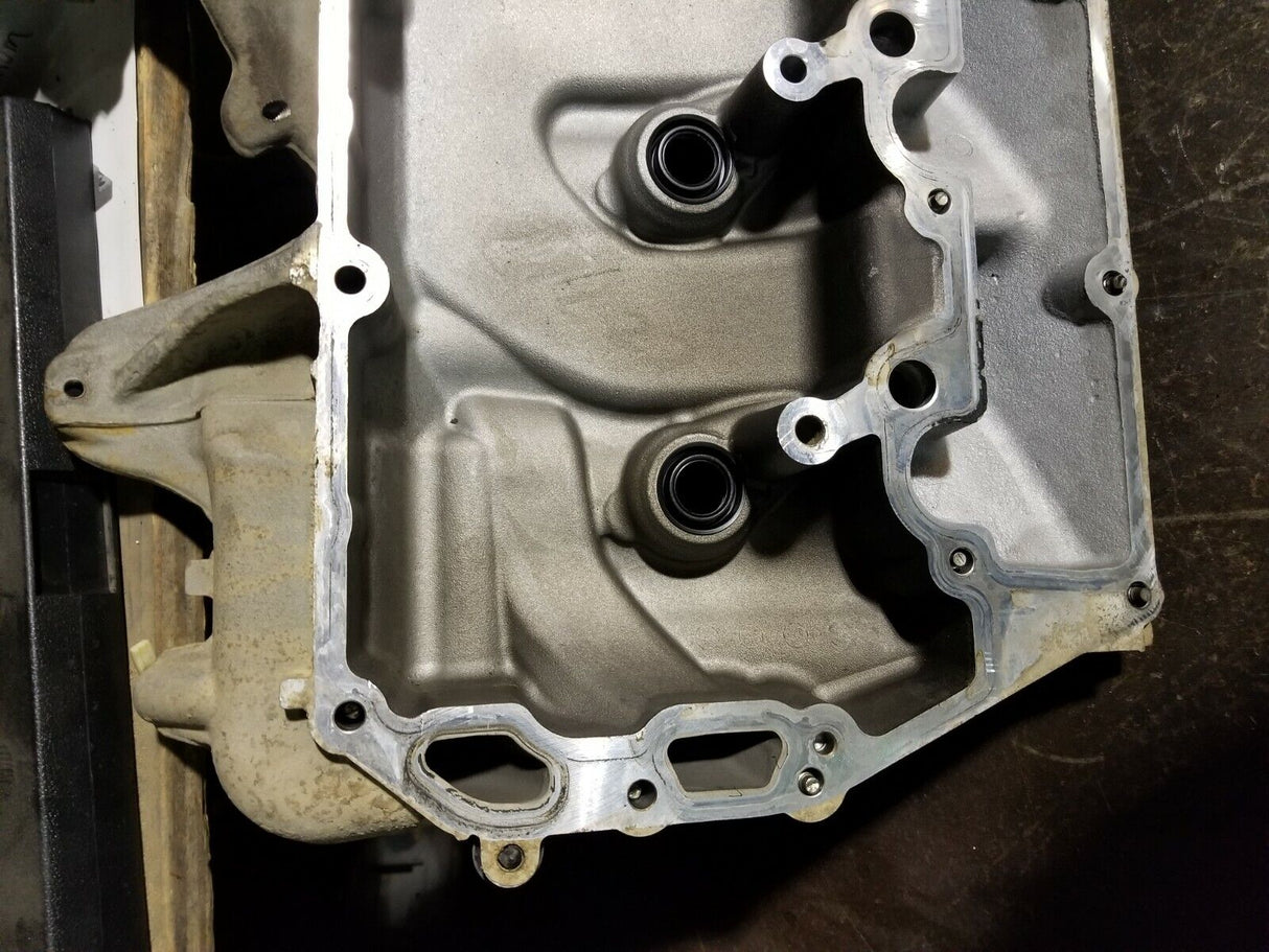 011-0114 2011-2014 ENGINE VALVE COVER DRIVER RIGHT FORD F350 6.7L BC3Q-6582-CC