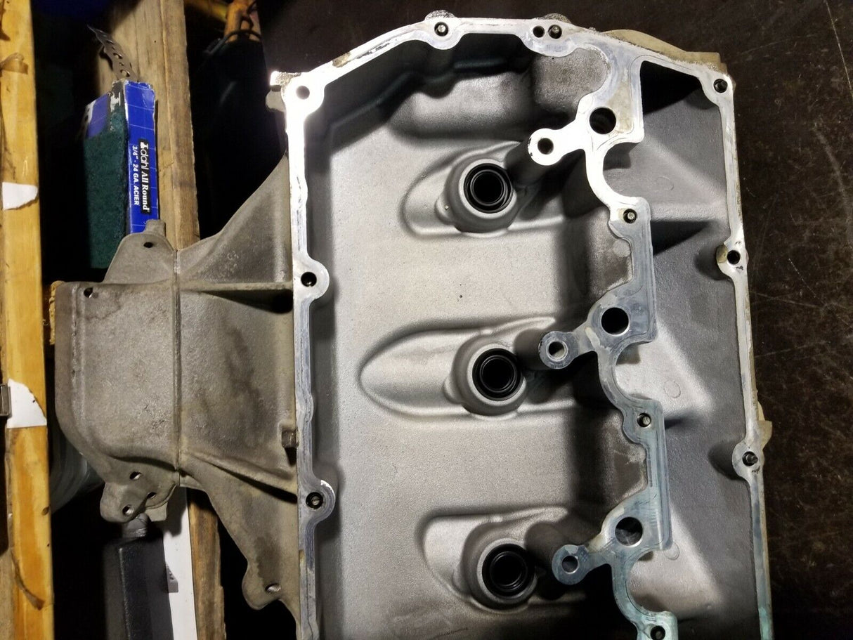 011-0114 2011-2014 ENGINE VALVE COVER DRIVER RIGHT FORD F350 6.7L BC3Q-6582-CC