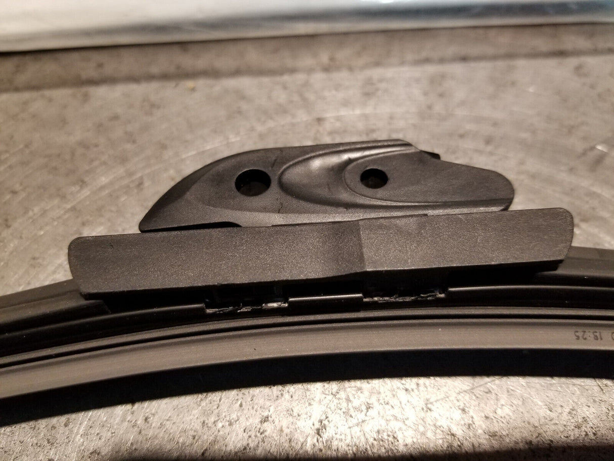 OEM MOPAR WIPER BLADE 1AMWB028BC