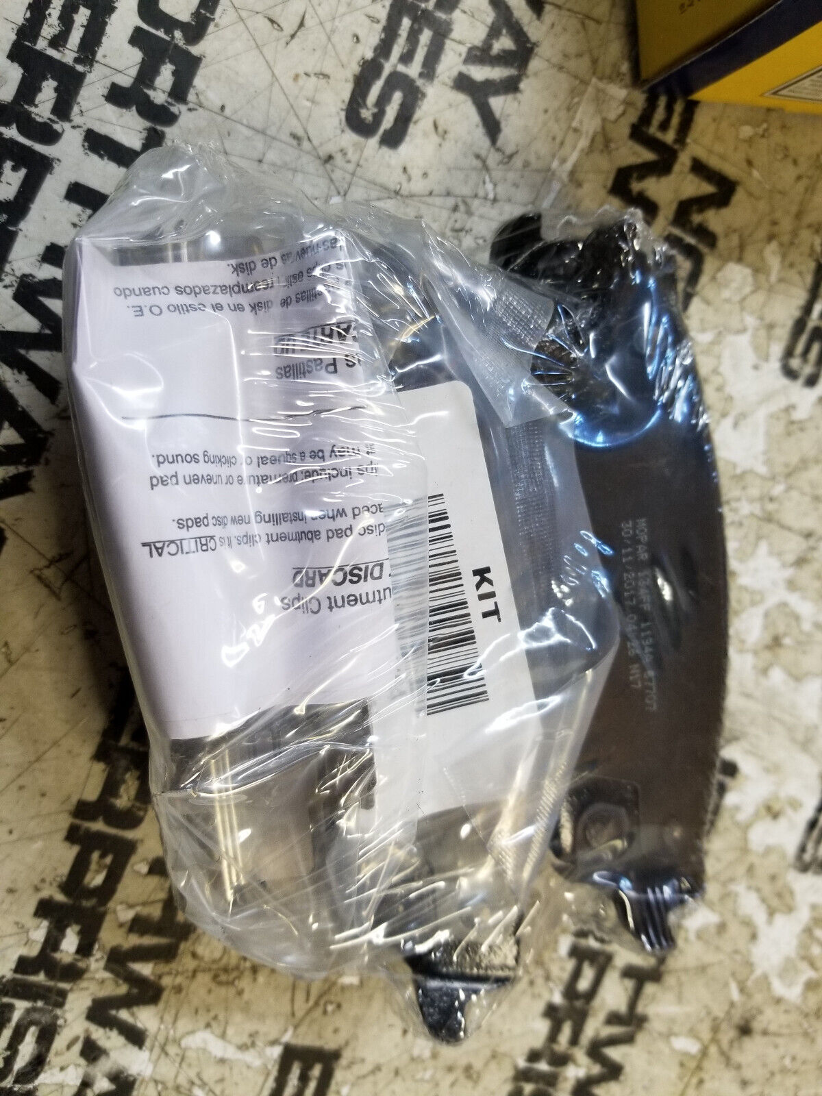 OEM MOPAR BRAKE PAD SET 1AM401194A MAGNETI MARELLI
