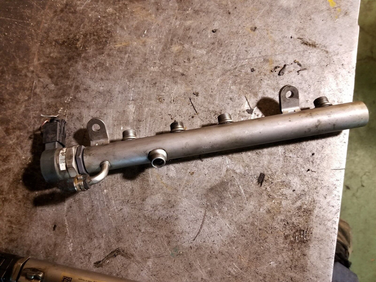 2006 - 2010 MERCEDES-BENZ R320 FUEL RAIL A64207021 A64207802