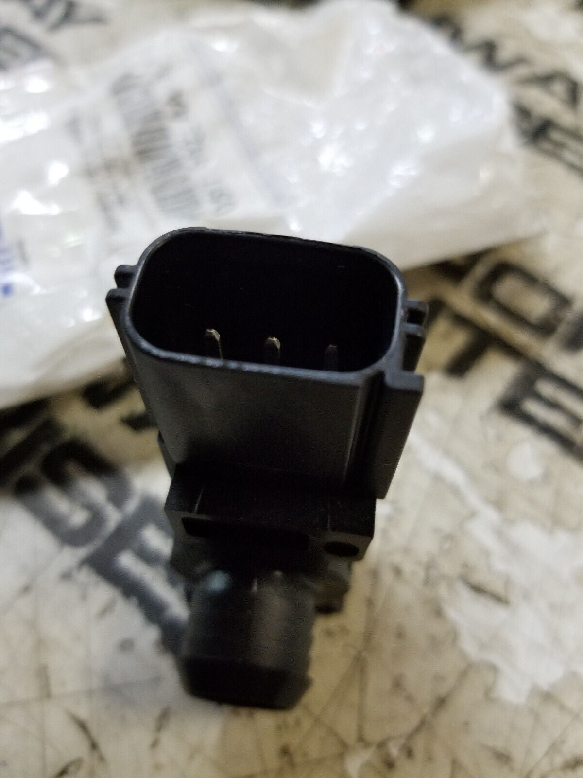 5179922AA New OEM Genuine Mopar Journey 2006-2017 Booster Vacuum Sensor
