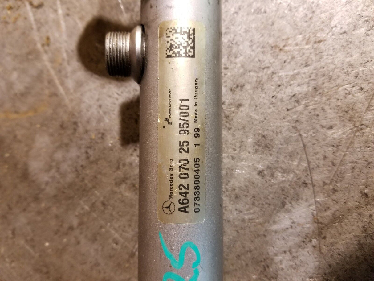 2006 - 2010 MERCEDES-BENZ R320 FUEL RAIL A64207025