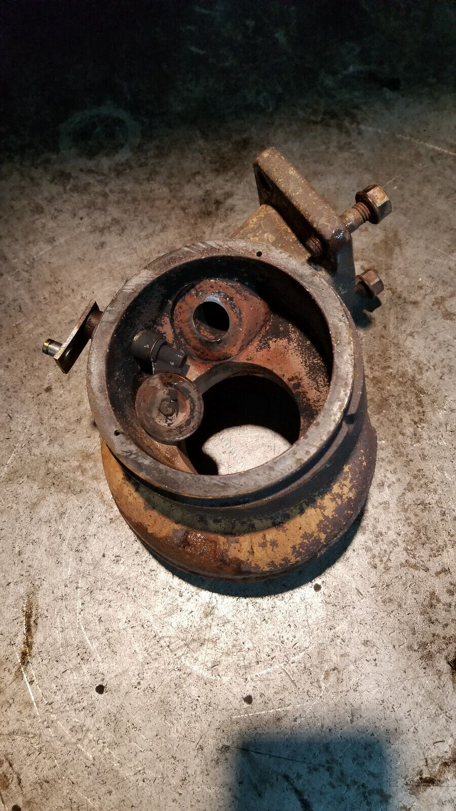 01-07 Holset HE351 HE341 HY35 OEM 5.9 T3 9 cm turbine exhaust housing Cummins