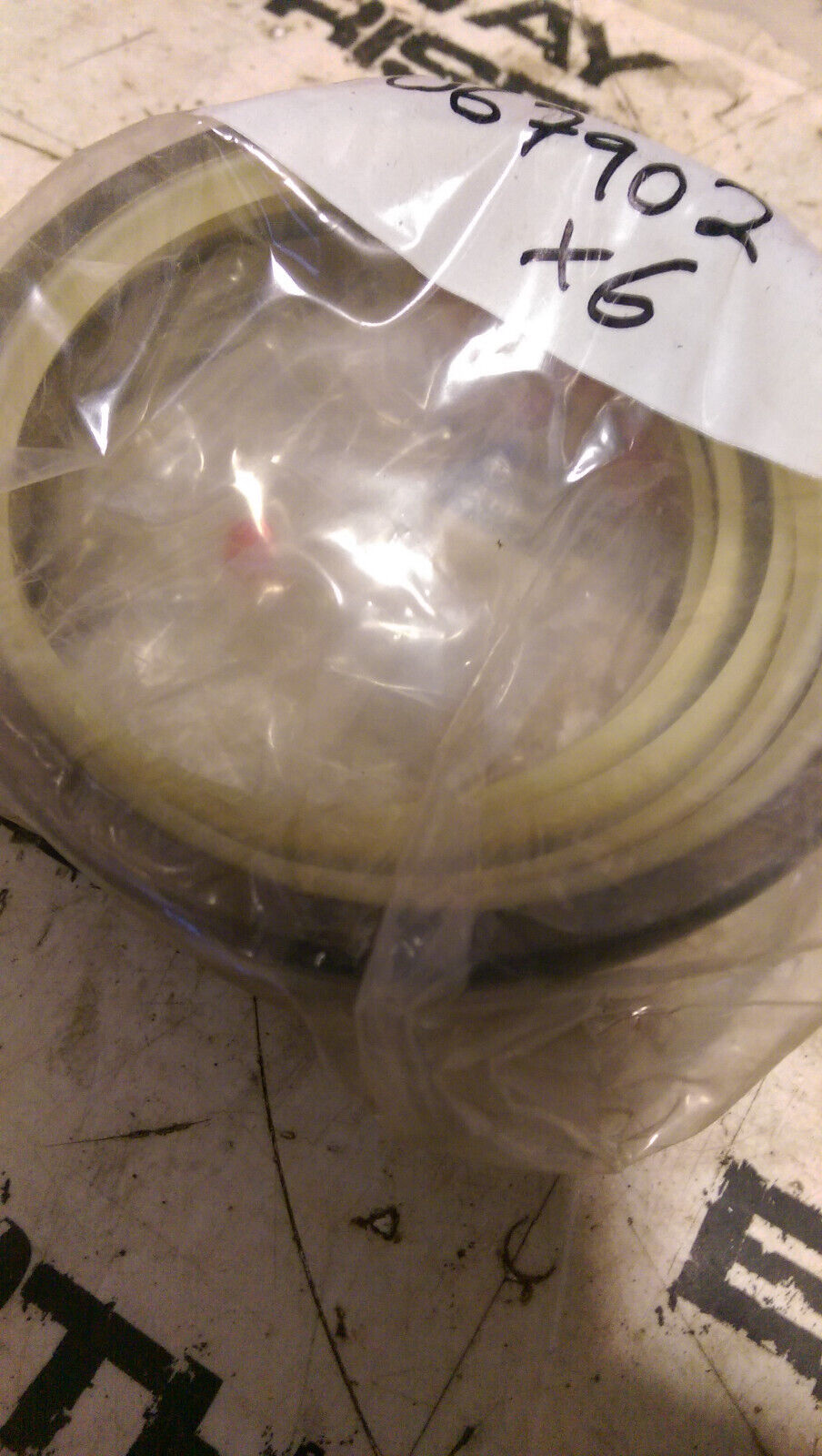 LOT OF 6PC 4067902 HITACHI GREASE SEALS