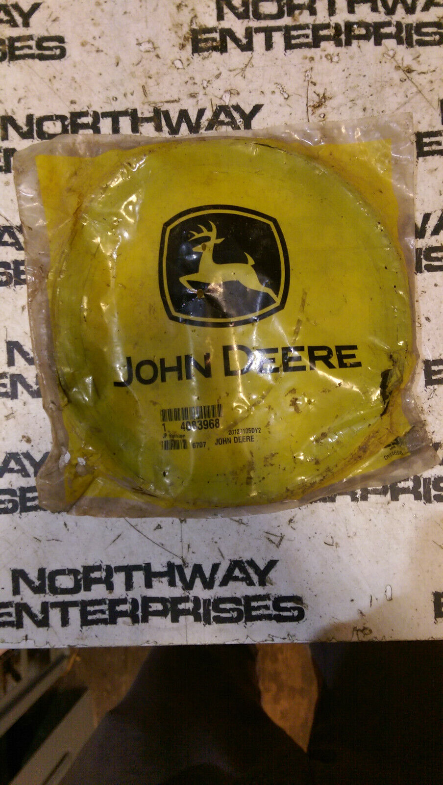JOHN DEERE 4083968 SEAL