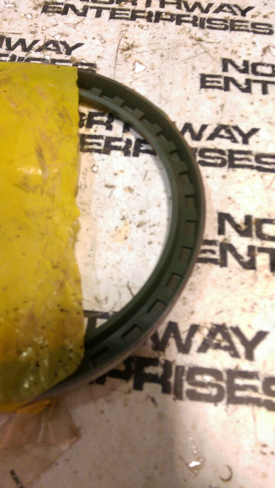 JOHN DEERE 4083968 SEAL