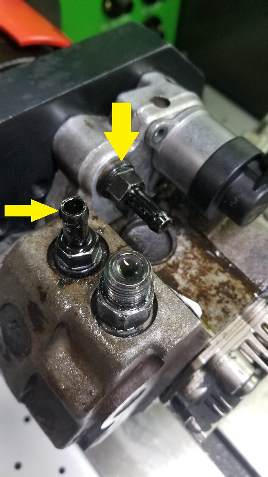 01-10 6.6L Chevrolet Duramax LB7 LLY LBZ LMM CP3 INLET / OUTLET FITTING