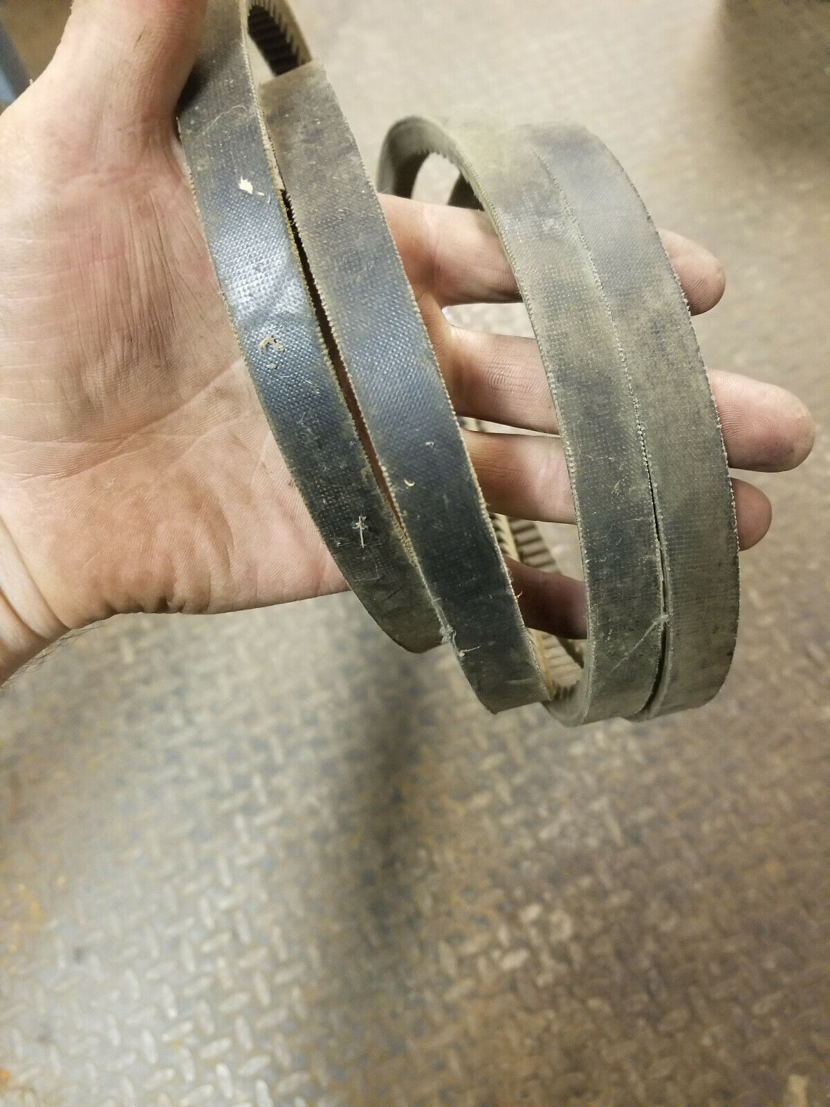 1136714880 COOLING FAN BELT SET OF 4PC