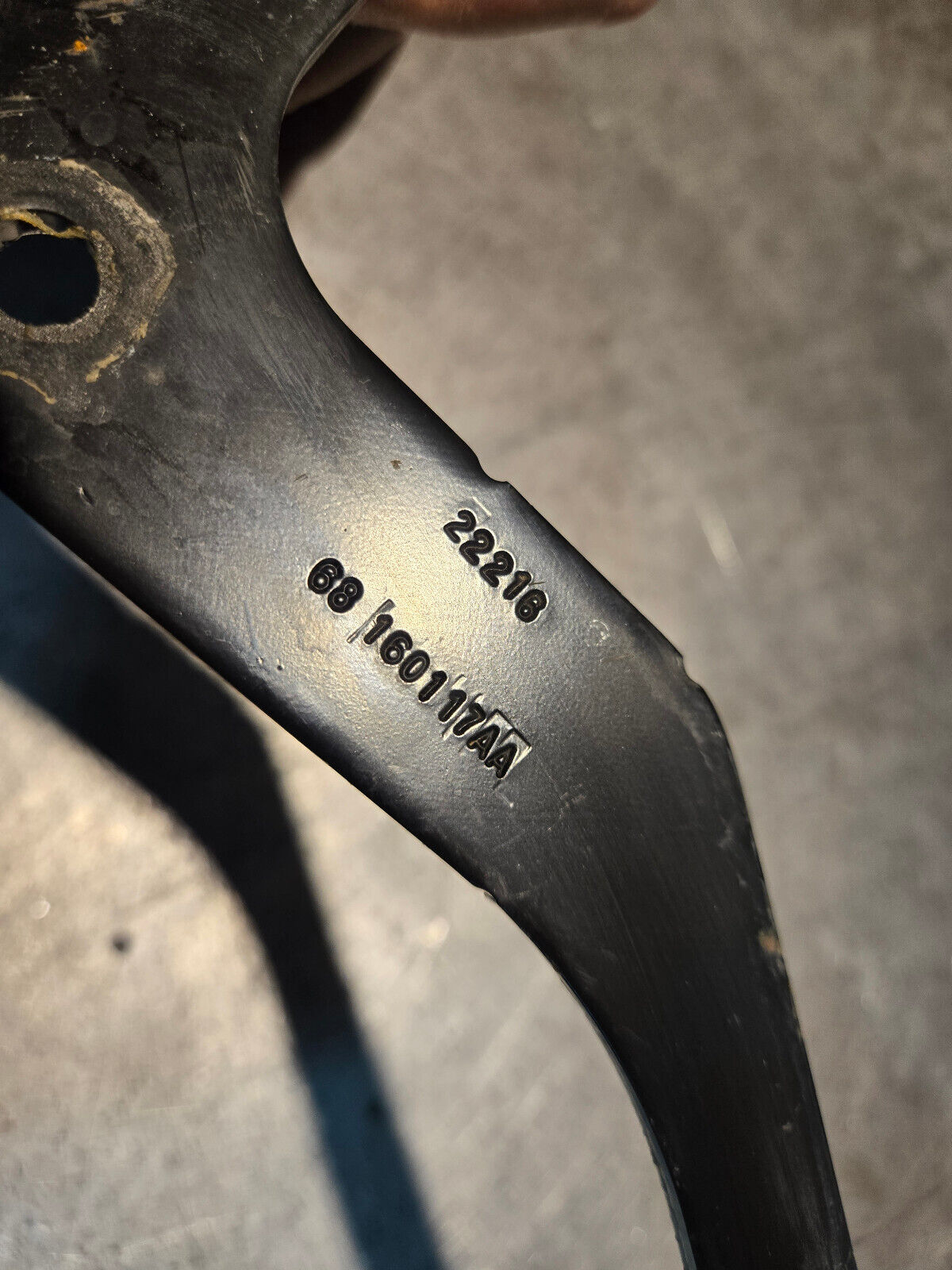 2013-2020 RAM 2500 3500 FAN GUARD SHROUD LOWER BRACKET OEM MOPAR 68160117AA