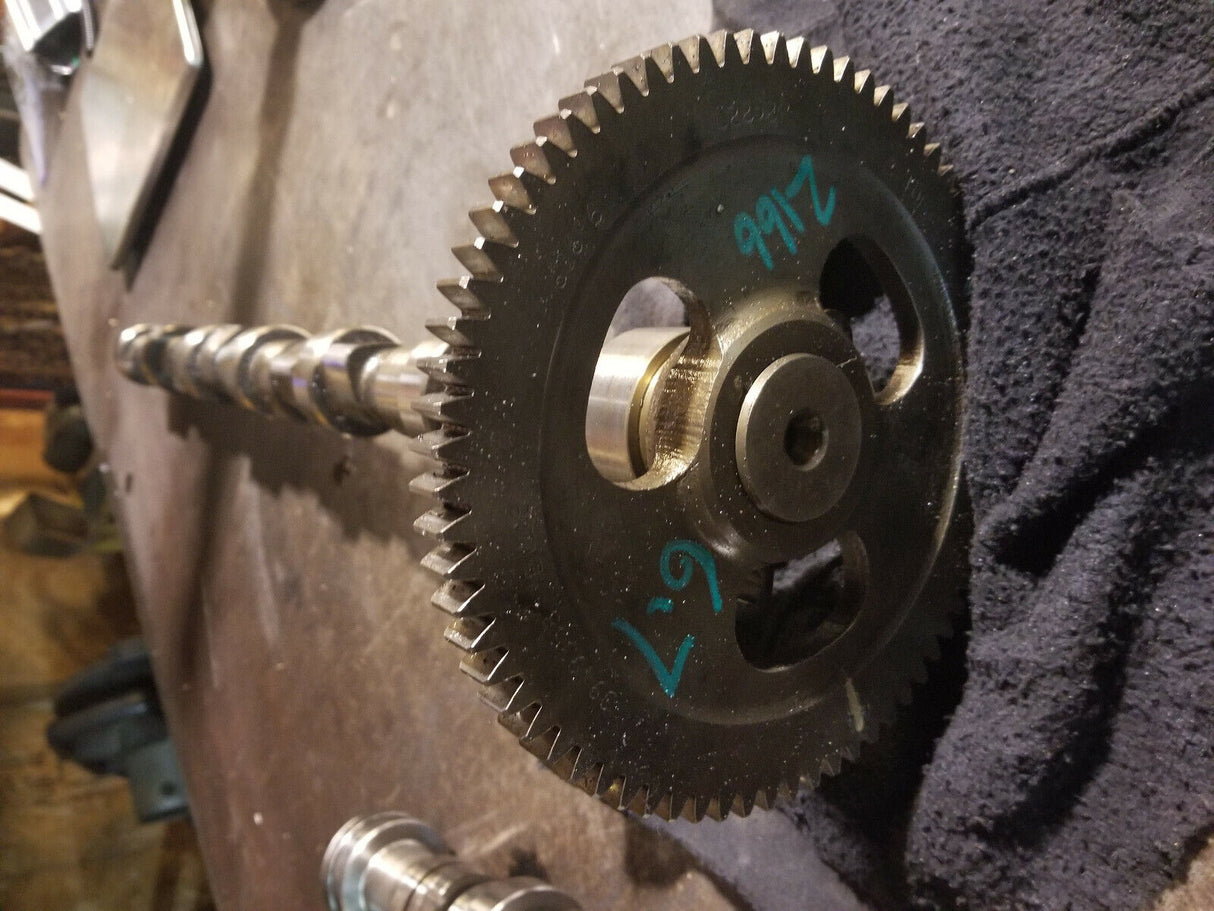 6.7 Cummins Used Camshaft 5273413 4930770