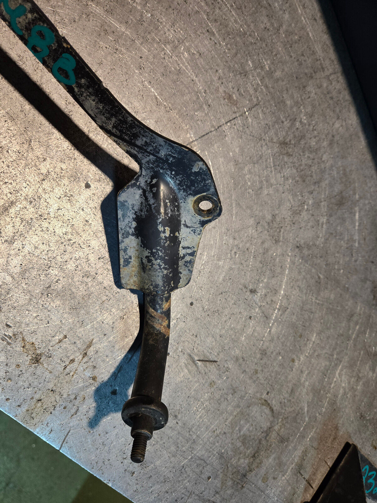 2013-2020 RAM 2500 3500 FAN GUARD SHROUD LOWER BRACKET OEM MOPAR 68160117AA