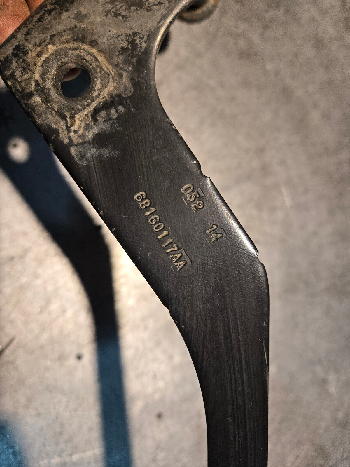 2013-2020 RAM 2500 3500 FAN GUARD SHROUD LOWER BRACKET OEM MOPAR 68160117AA