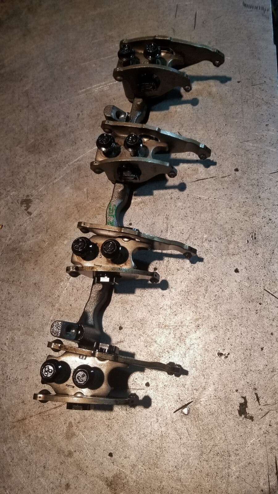 1880400C1 2007-2010 Ford F-250 6.4L Diesel Valve Rocker Arm Assembly r215