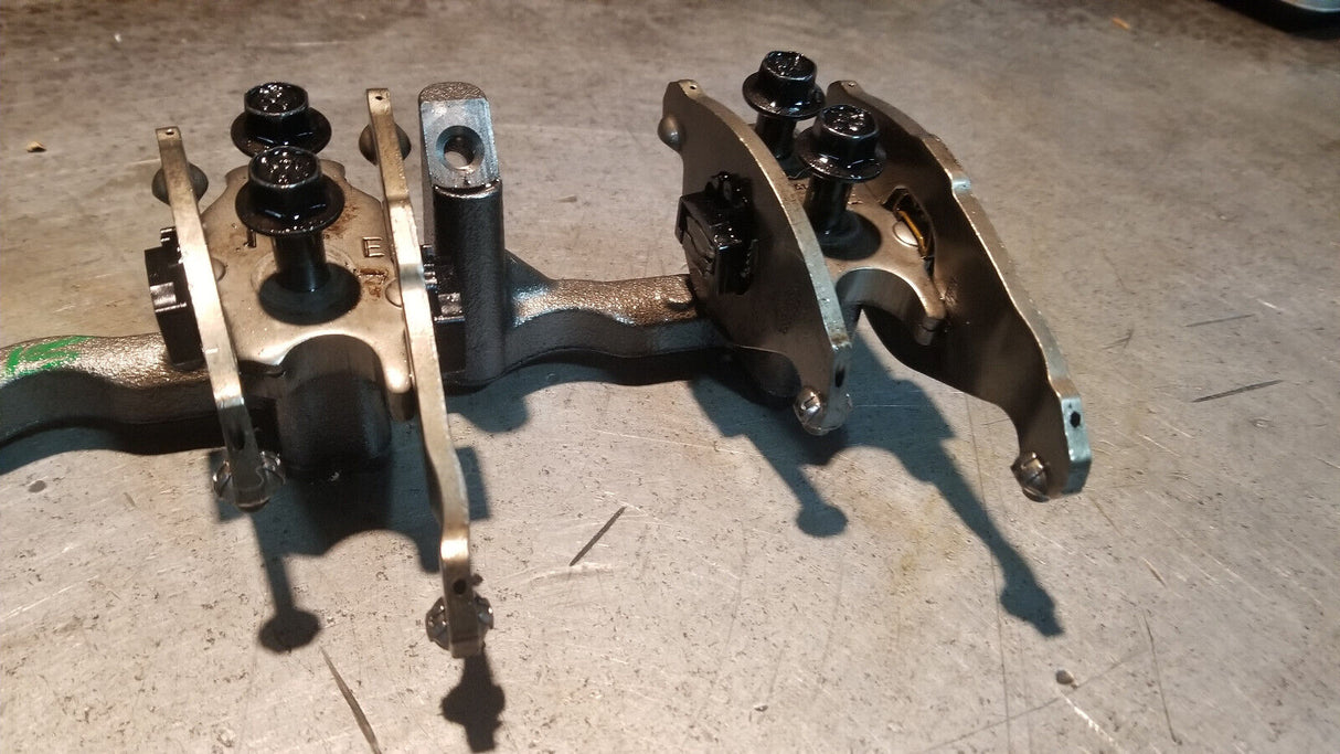 1880400C1 2007-2010 Ford F-250 6.4L Diesel Valve Rocker Arm Assembly r215