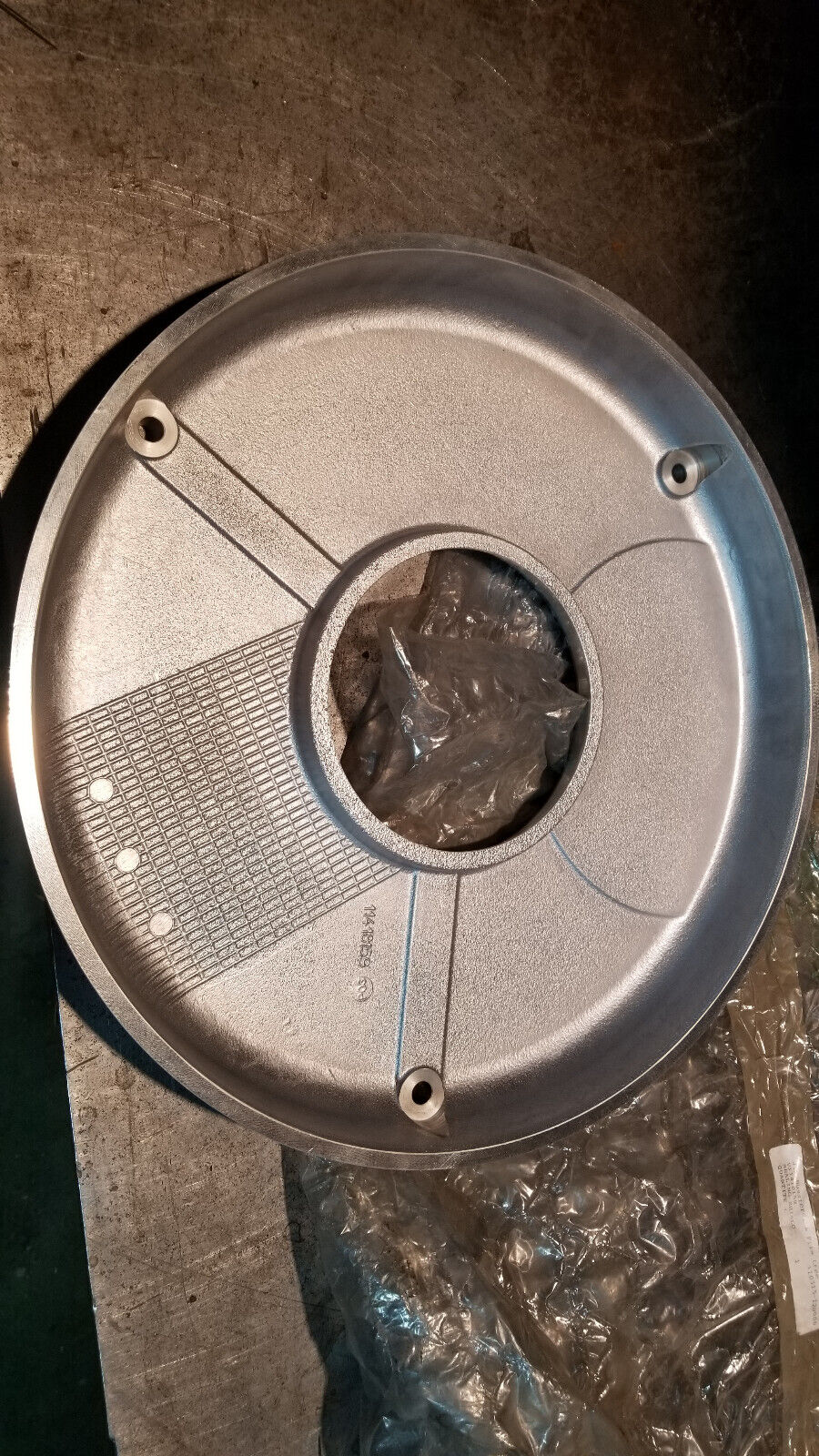 VOLVO 11418159 SEALING PLATE VOE11418159