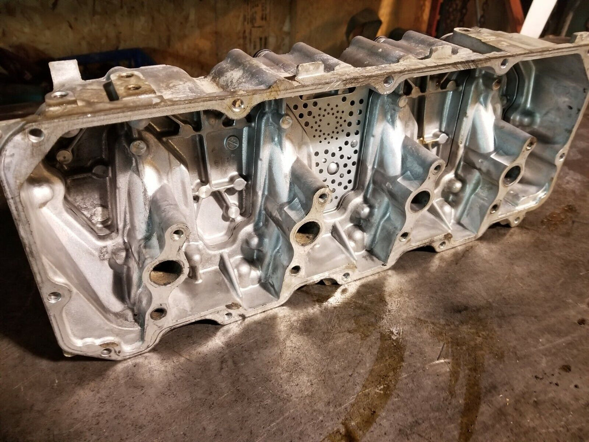 2011-2015 DURAMAX 6.6L DIESEL LML VALVE COVER LH DRIVER 12640380 12642769 r291