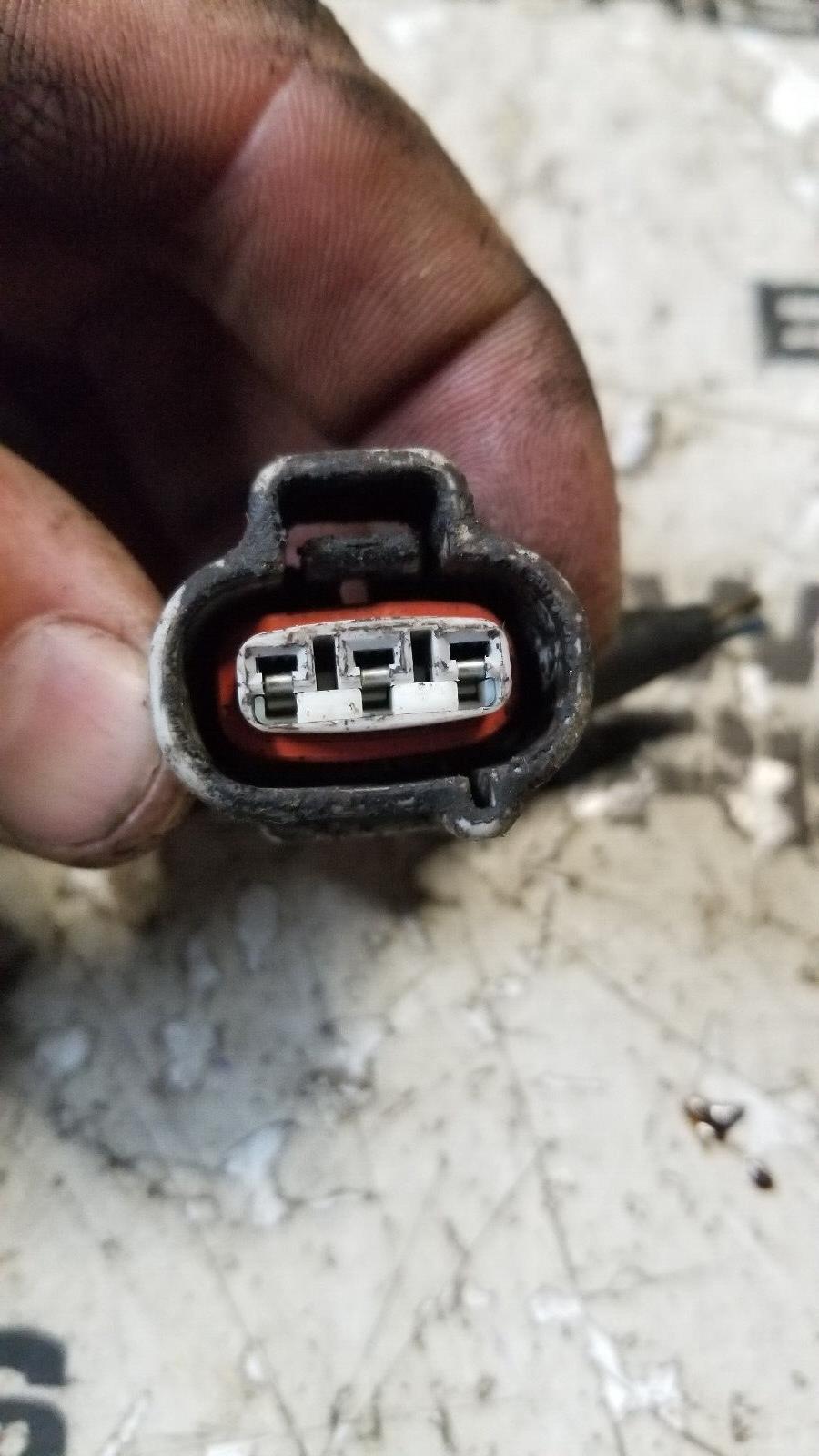 3 PIN 3 WIRE ENGINE HARNESS PIGTAIL 2005-2006 Chevy Gmc Duramax Diesel LLY