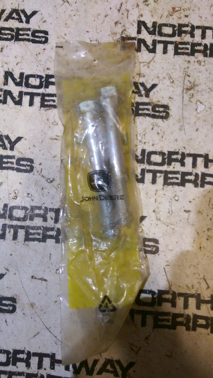 JOHN DEERE 19M8294 BOLT 2PC