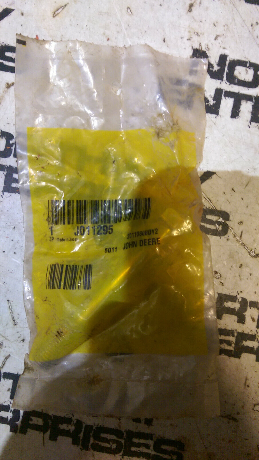 JOHN DEERE J011295 BOLT