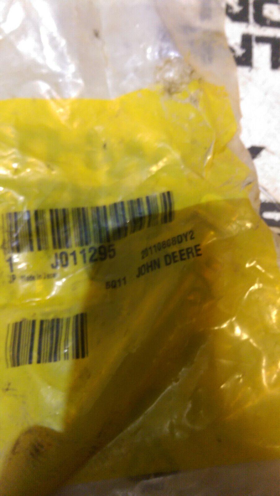 JOHN DEERE J011295 BOLT
