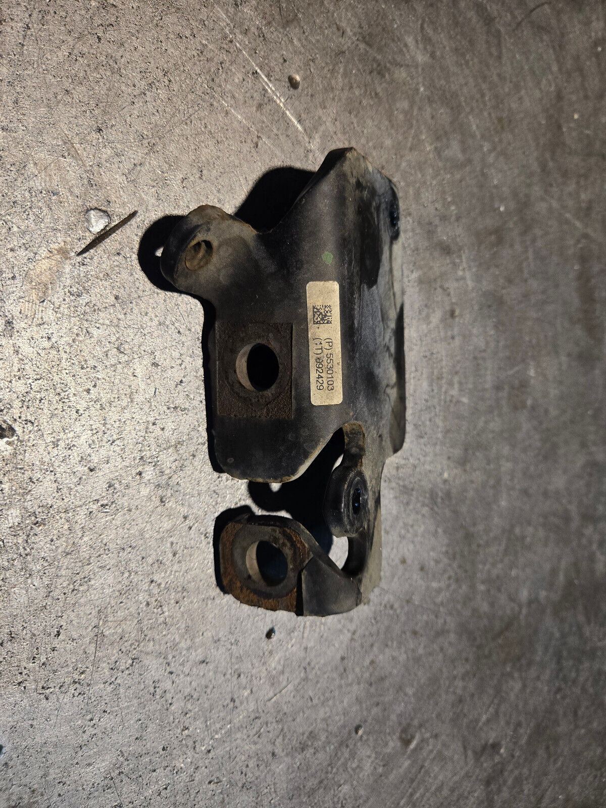 6.7L CUMMINS 5530103 P5530103 BRACKET