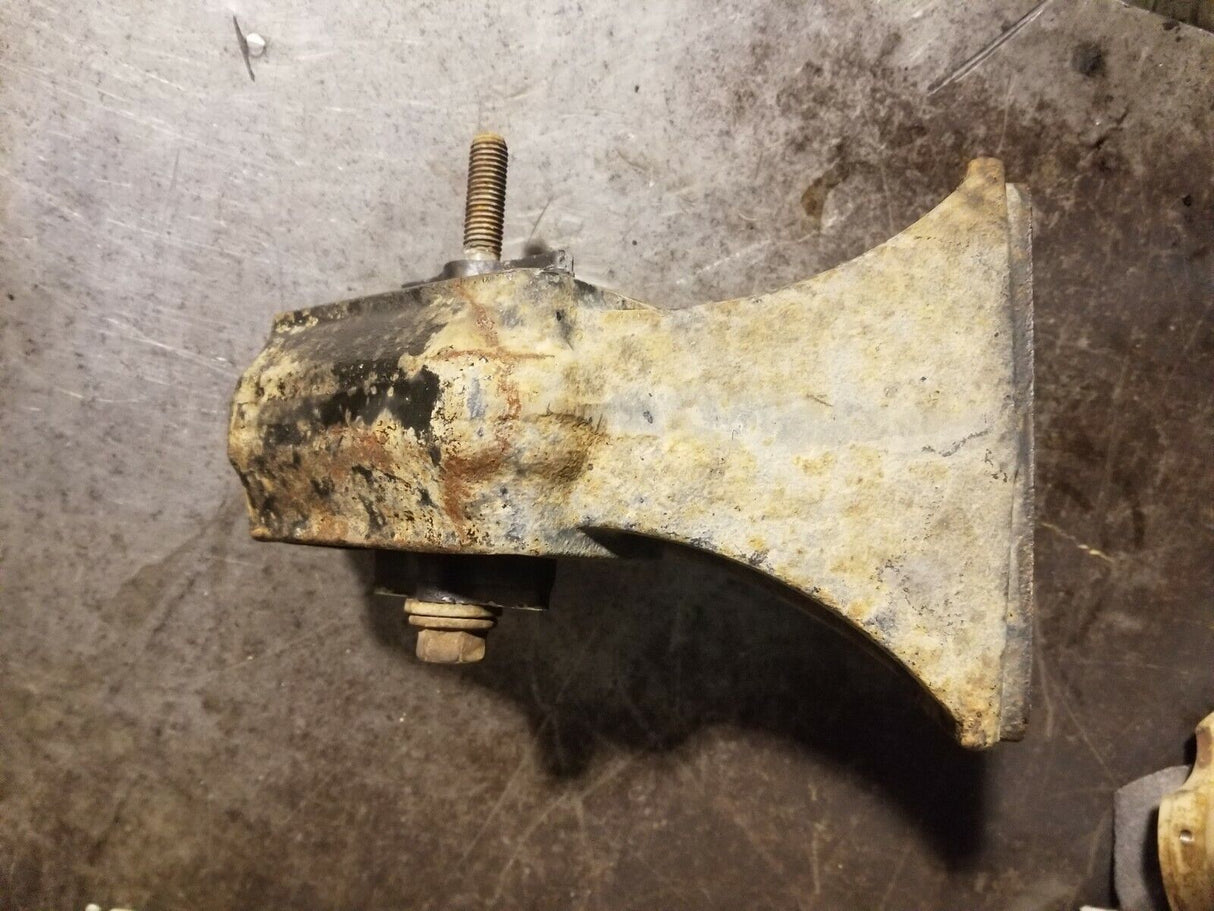 52121815AC 6.7L 6.7 Cummins Engine Mount Bracket LH / DRIVERS SIDE