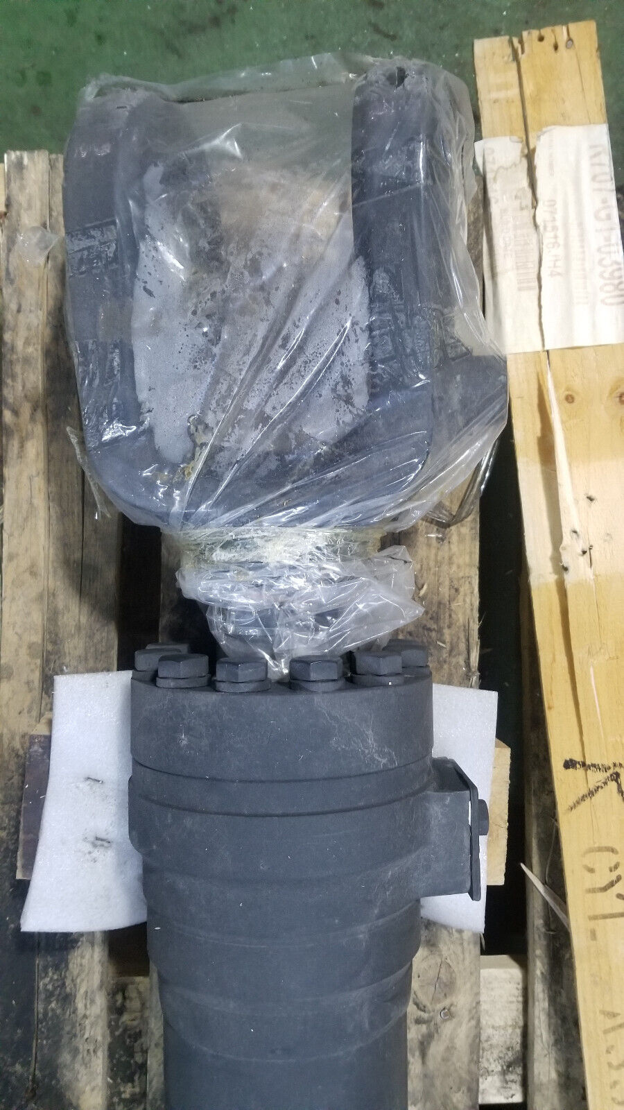 KOMATSU R707-G1-03980 - CYLINDER ASSEMBLY R707G103980