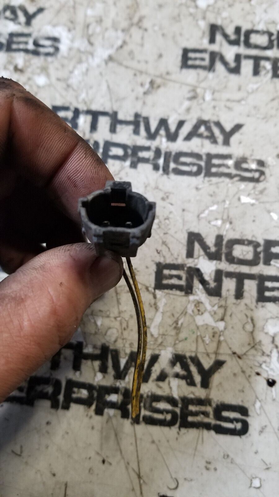 2 PIN 2 WIRE ENGINE HARNESS PIGTAIL 2005-2006 Chevy Gmc Duramax Diesel LLY