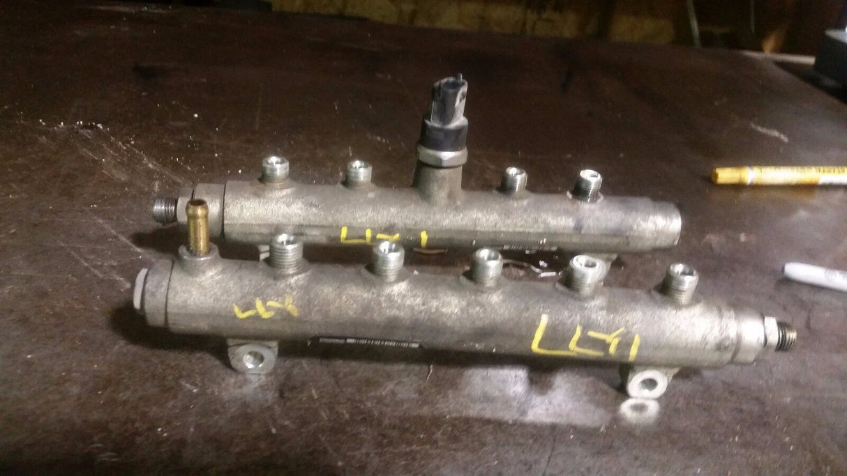 04 05 2004 2005 Chevy GMC 6.6 LLY Duramax Fuel Rails 8973036591 8973036580 rlly1