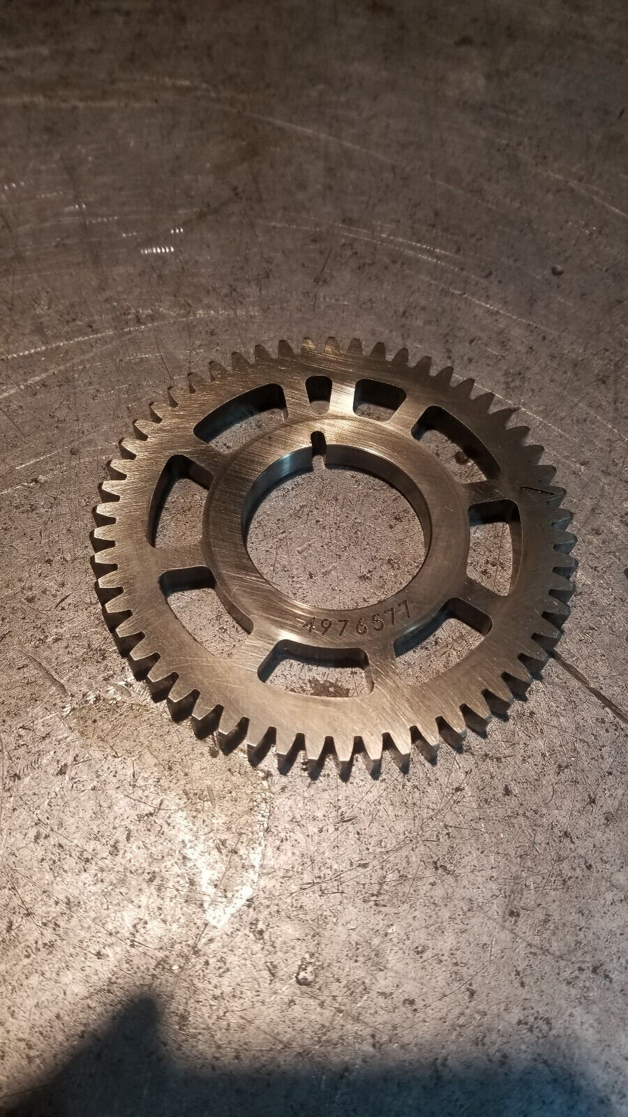 4976577 CUMMINS 5.0L USED OEM CAMSHAFT GEAR NISSAN TITAN XD