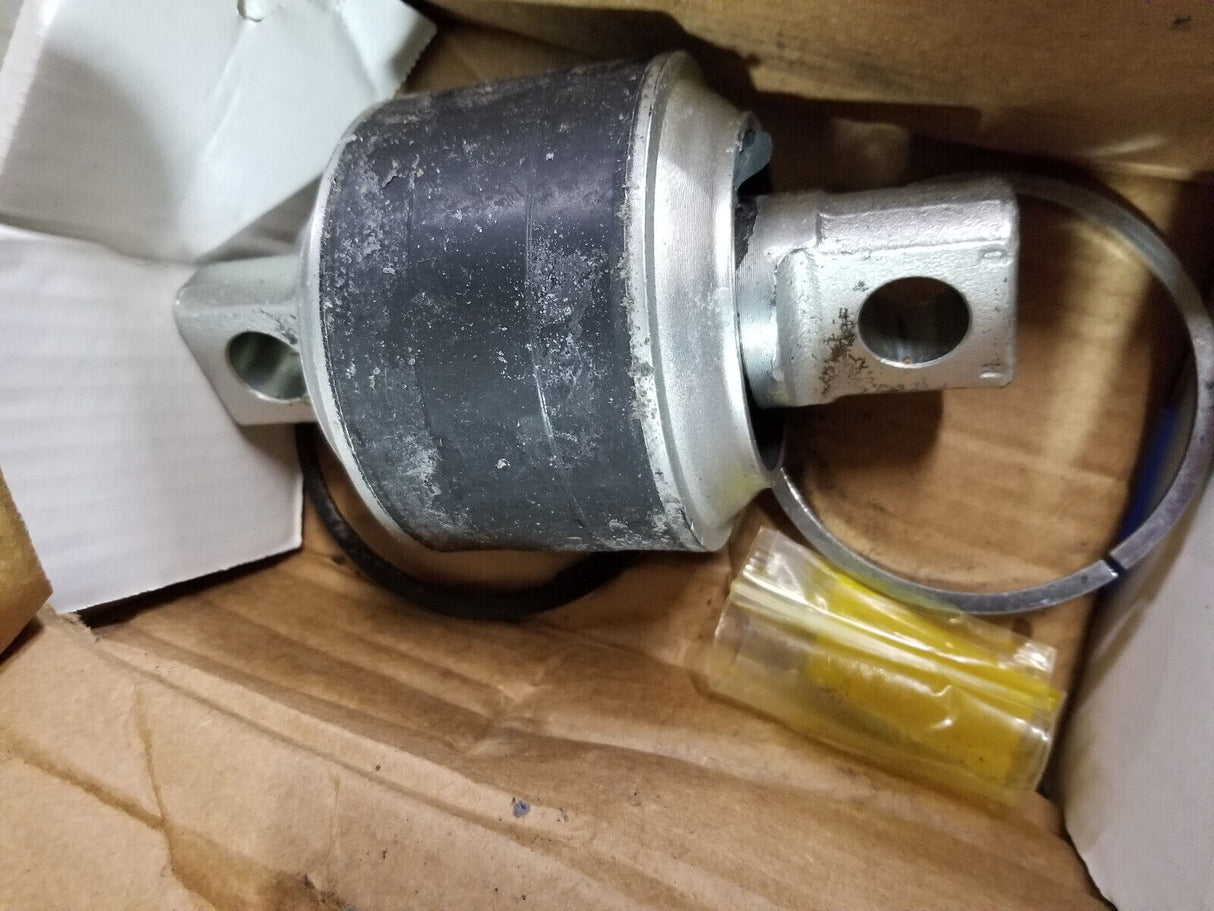 JOHN DEERE TT206074 SUSPENSION BALL JOINT