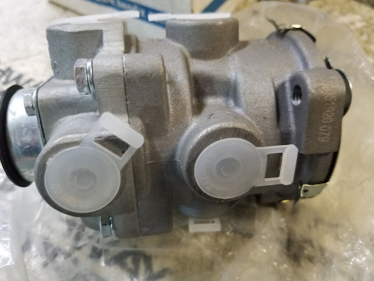 E-6 Foot Brake Control Valve Freightliner, Ref. Mack 286171, KN22140, 170.286171
