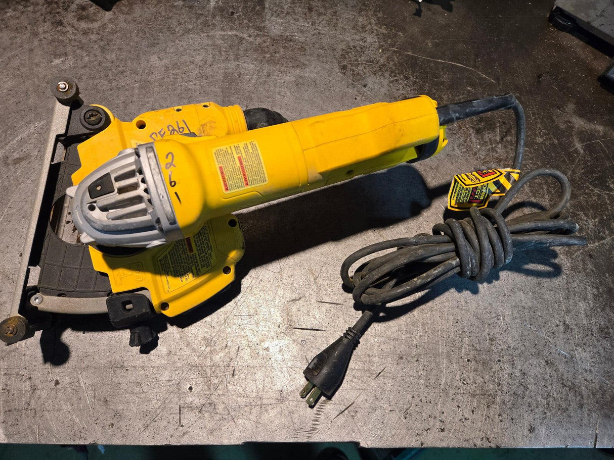 DeWALT DWE46123 13 Amps 4.5" - 5" Corded Cutting Grinder Dust Shroud Tool Kit