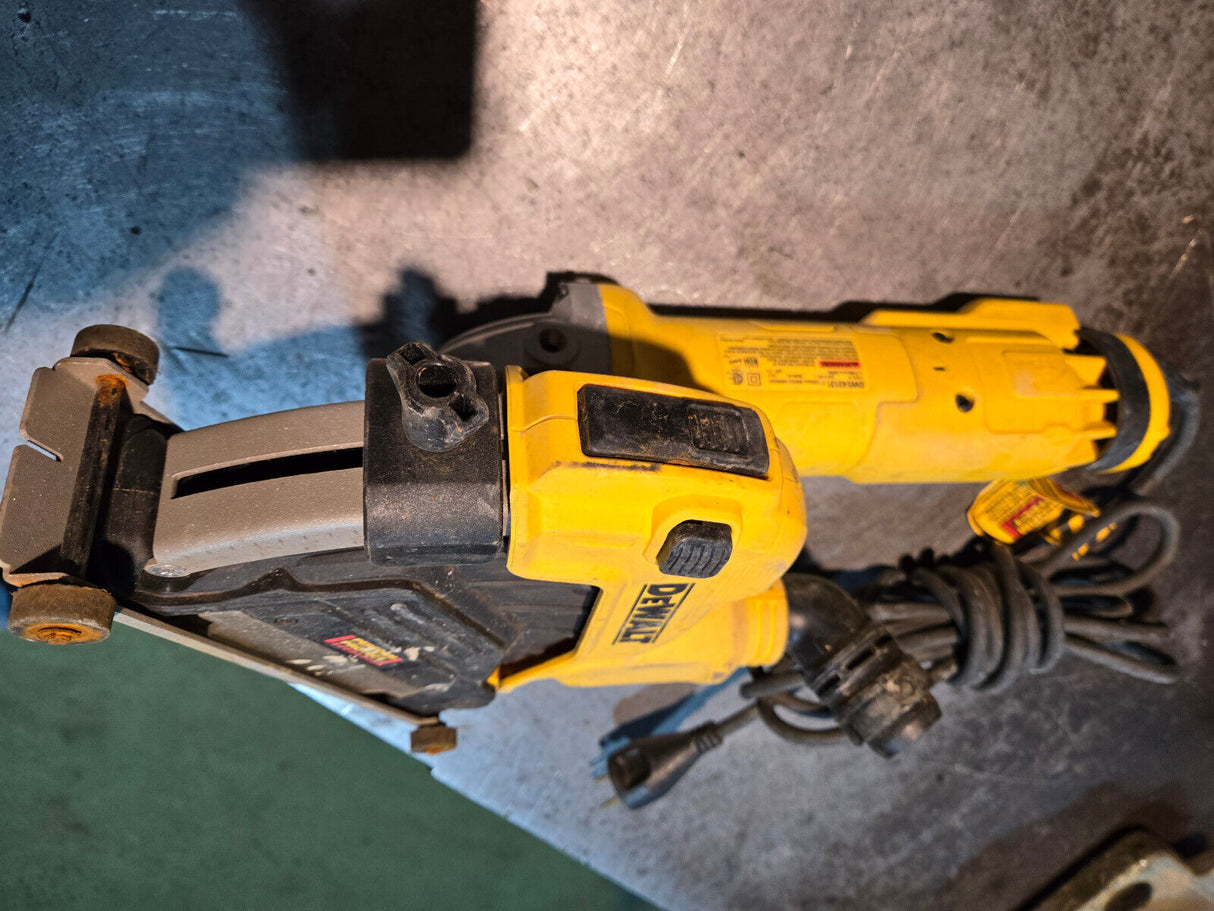 DeWALT DWE46123 13 Amps 4.5" - 5" Corded Cutting Grinder Dust Shroud Tool Kit