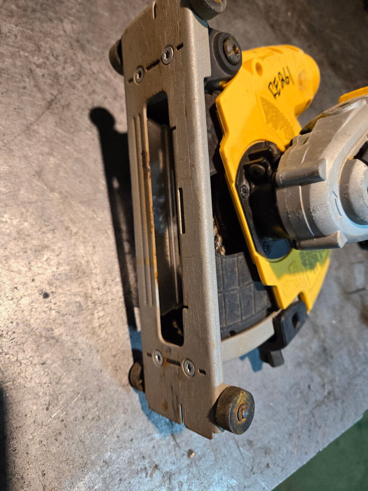 DeWALT DWE46123 13 Amps 4.5" - 5" Corded Cutting Grinder Dust Shroud Tool Kit