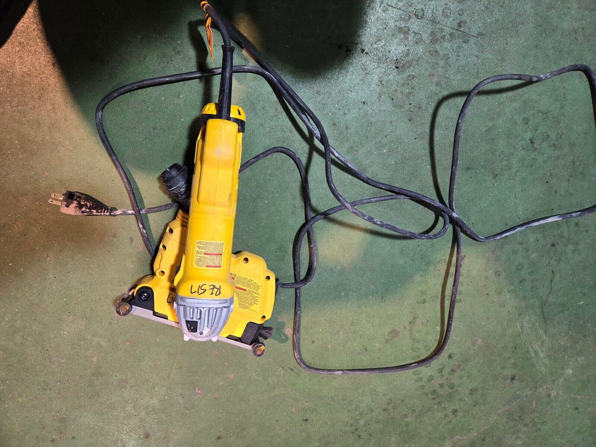 DeWALT DWE46123 13 Amps 4.5" - 5" Corded Cutting Grinder Dust Shroud Tool Kit